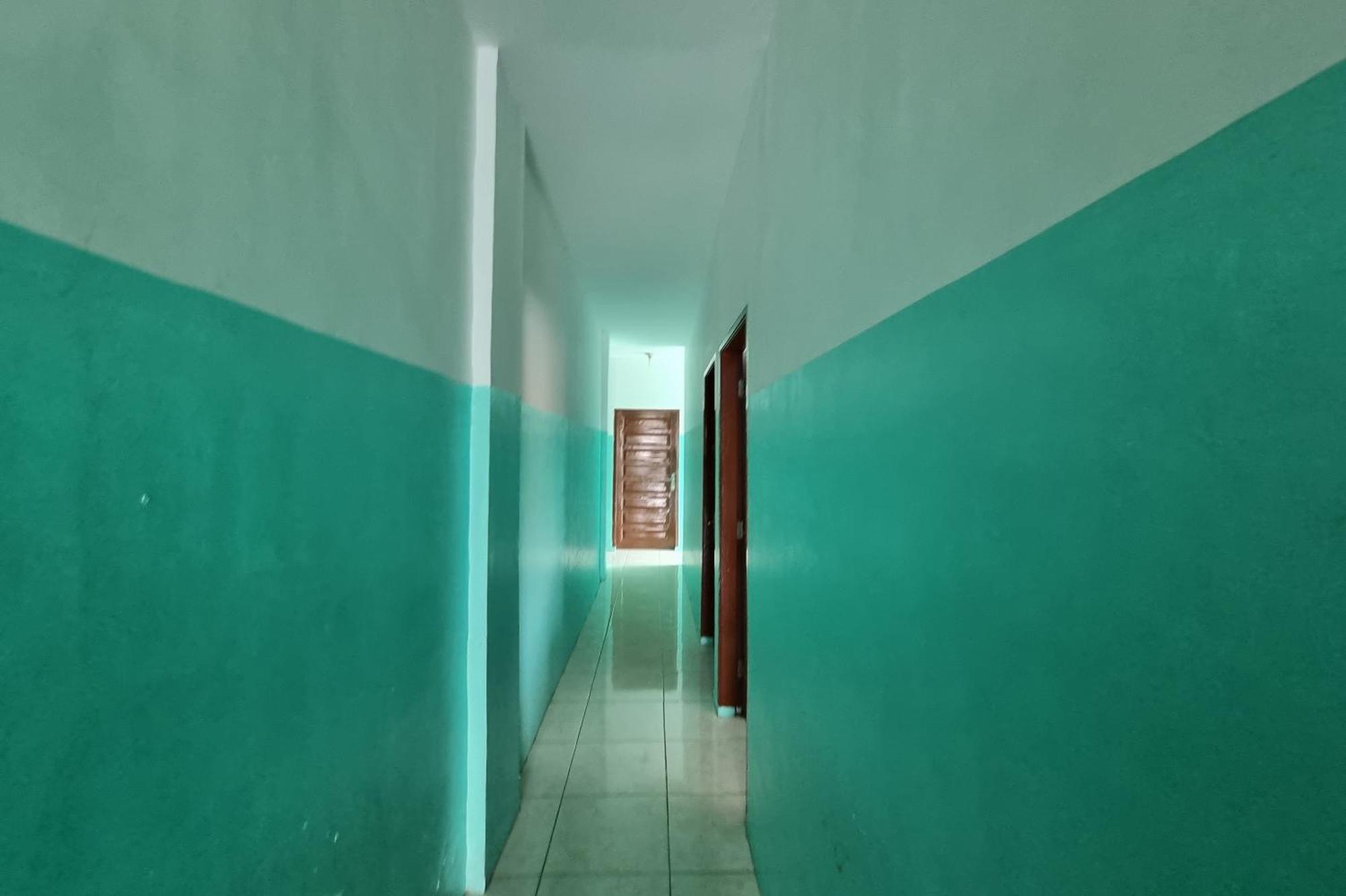 Oyo 93493 Wira Residensia Syariah Hotel Medan Exterior photo