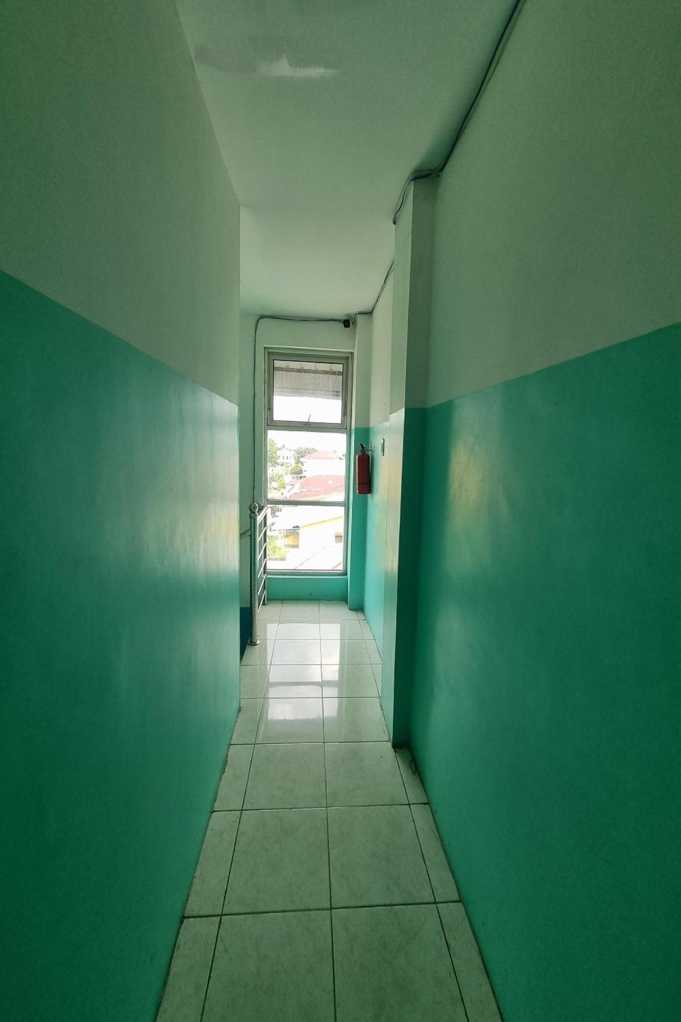 Oyo 93493 Wira Residensia Syariah Hotel Medan Exterior photo