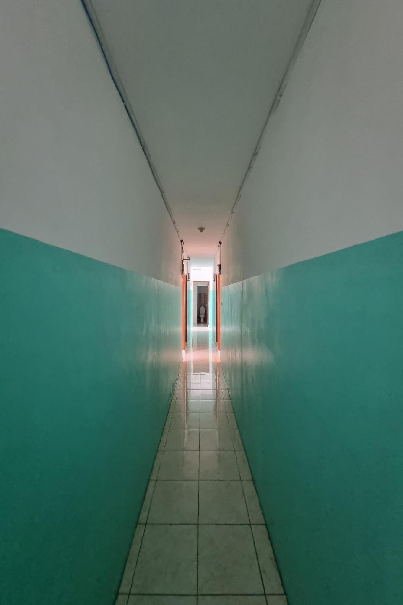Oyo 93493 Wira Residensia Syariah Hotel Medan Exterior photo