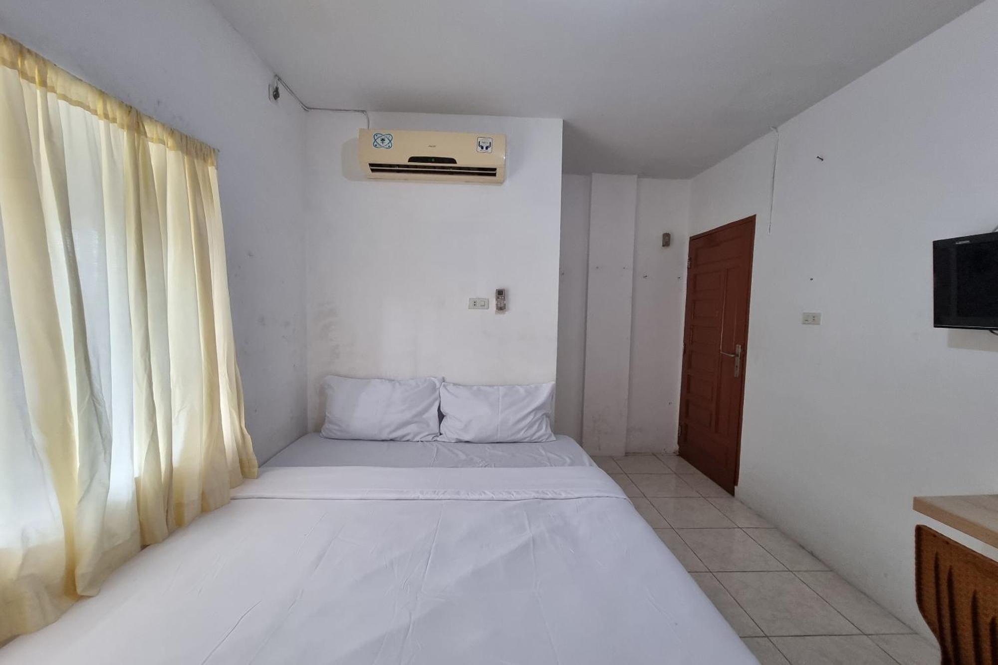 Oyo 93493 Wira Residensia Syariah Hotel Medan Exterior photo
