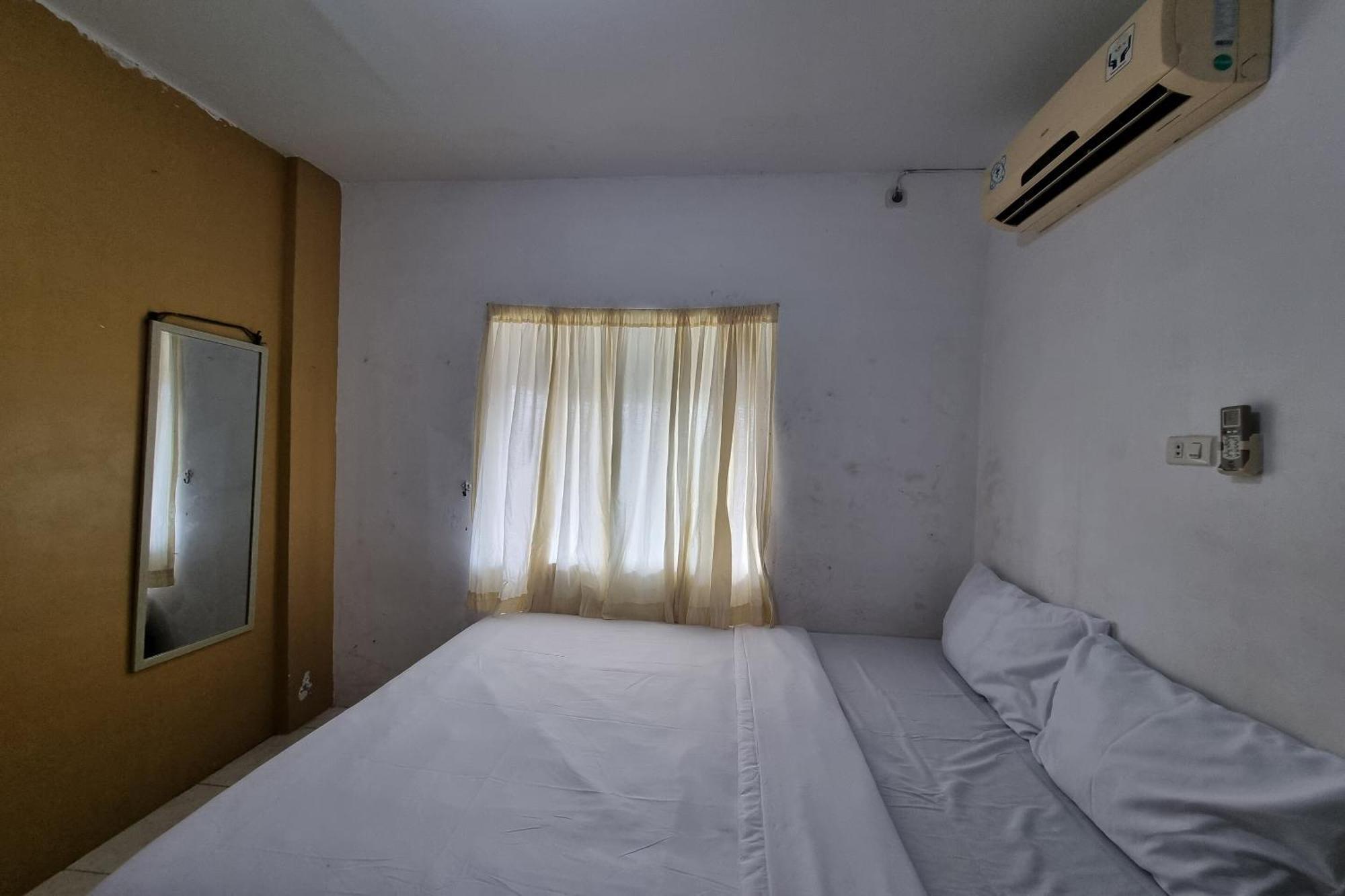 Oyo 93493 Wira Residensia Syariah Hotel Medan Exterior photo
