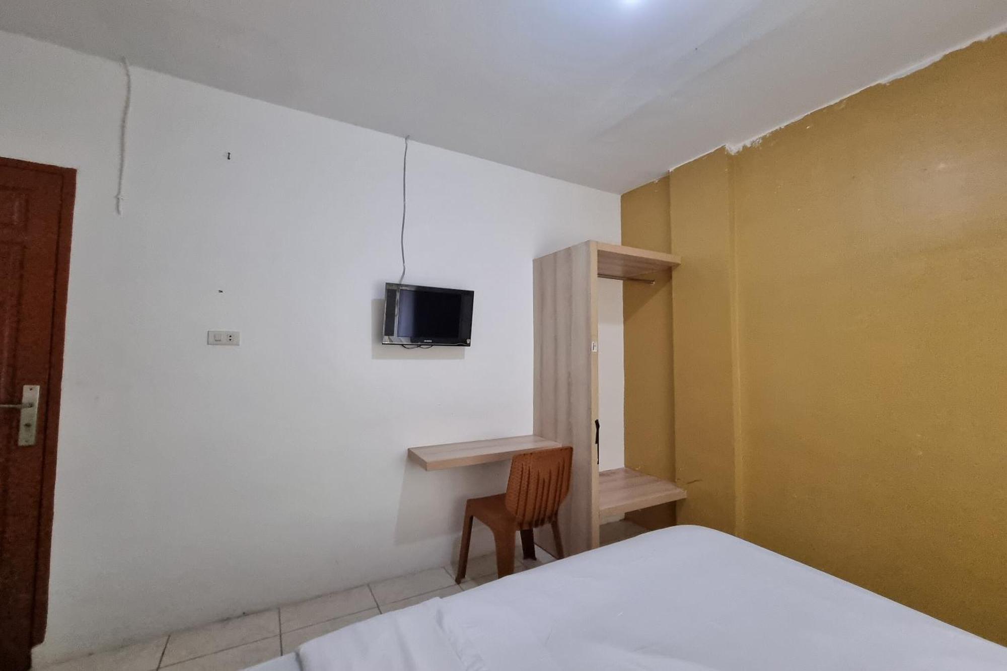 Oyo 93493 Wira Residensia Syariah Hotel Medan Exterior photo